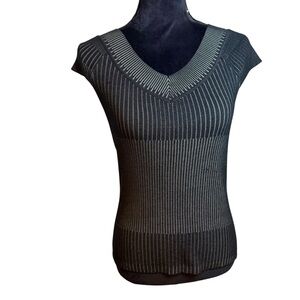 DKNY | Black/Cream Ribbed Short Sleeve Silk/Nylon Blend | Sz M
